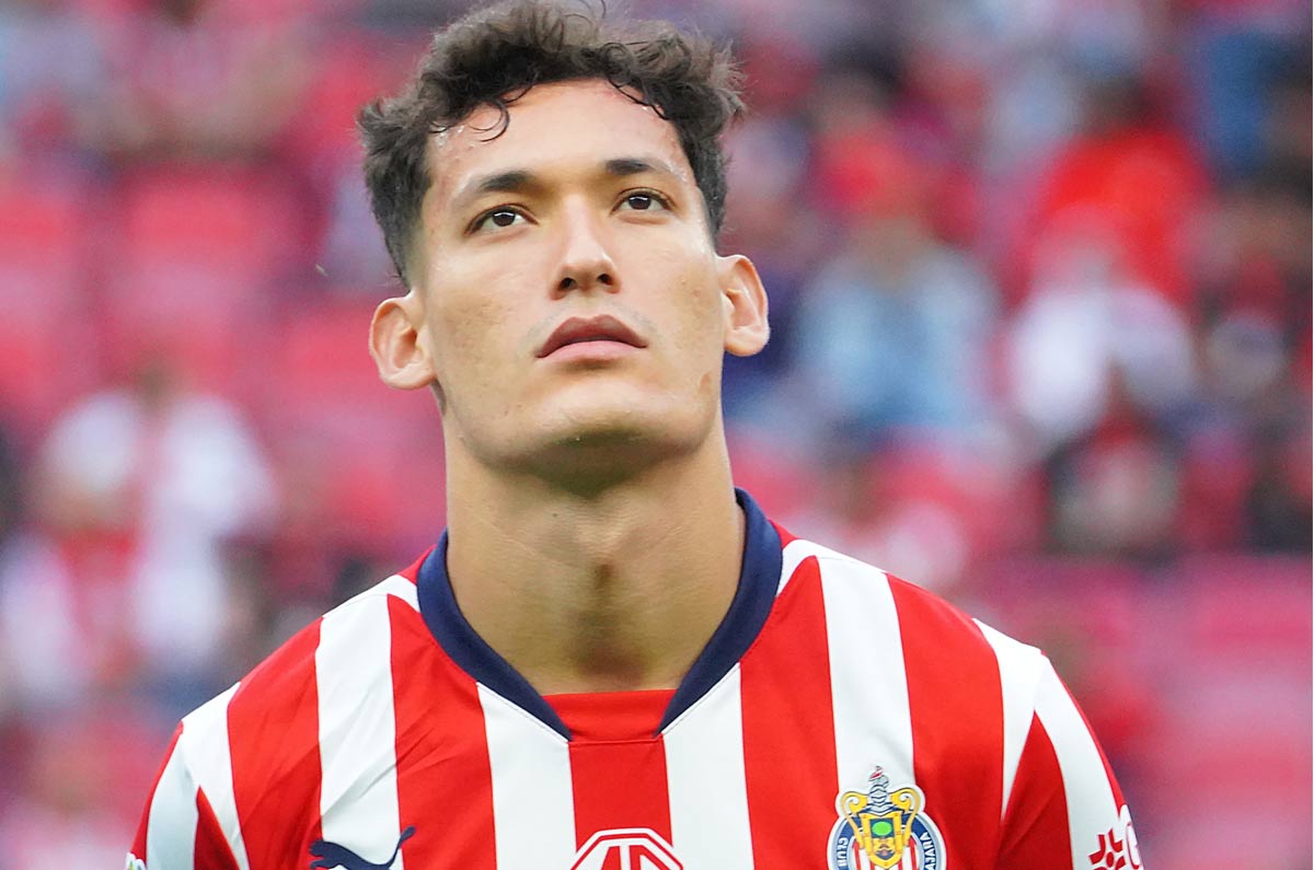 Orozco Chiquete en partido con Chivas del Guadalajara.