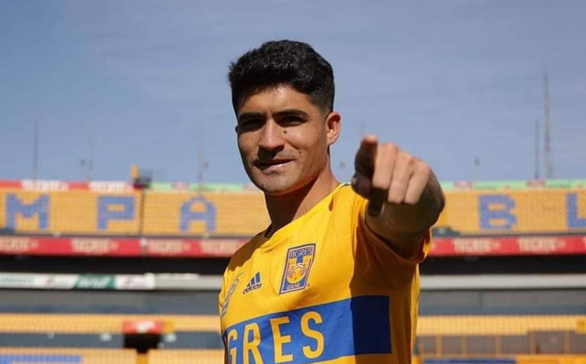 Nicolás Ibáñez en su presentación con Tigres de la UANL.