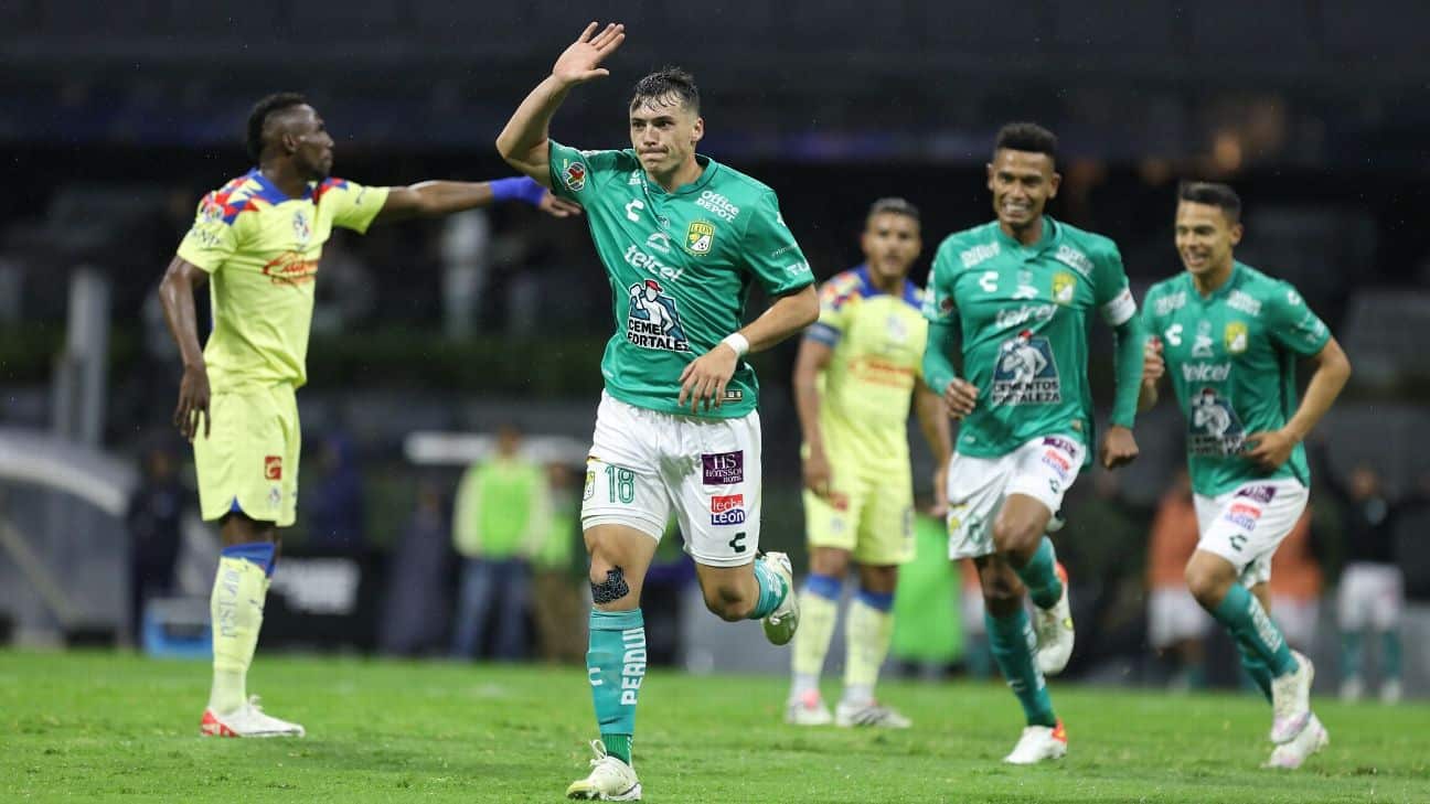 Federico Viñas en su paso por el Club León.