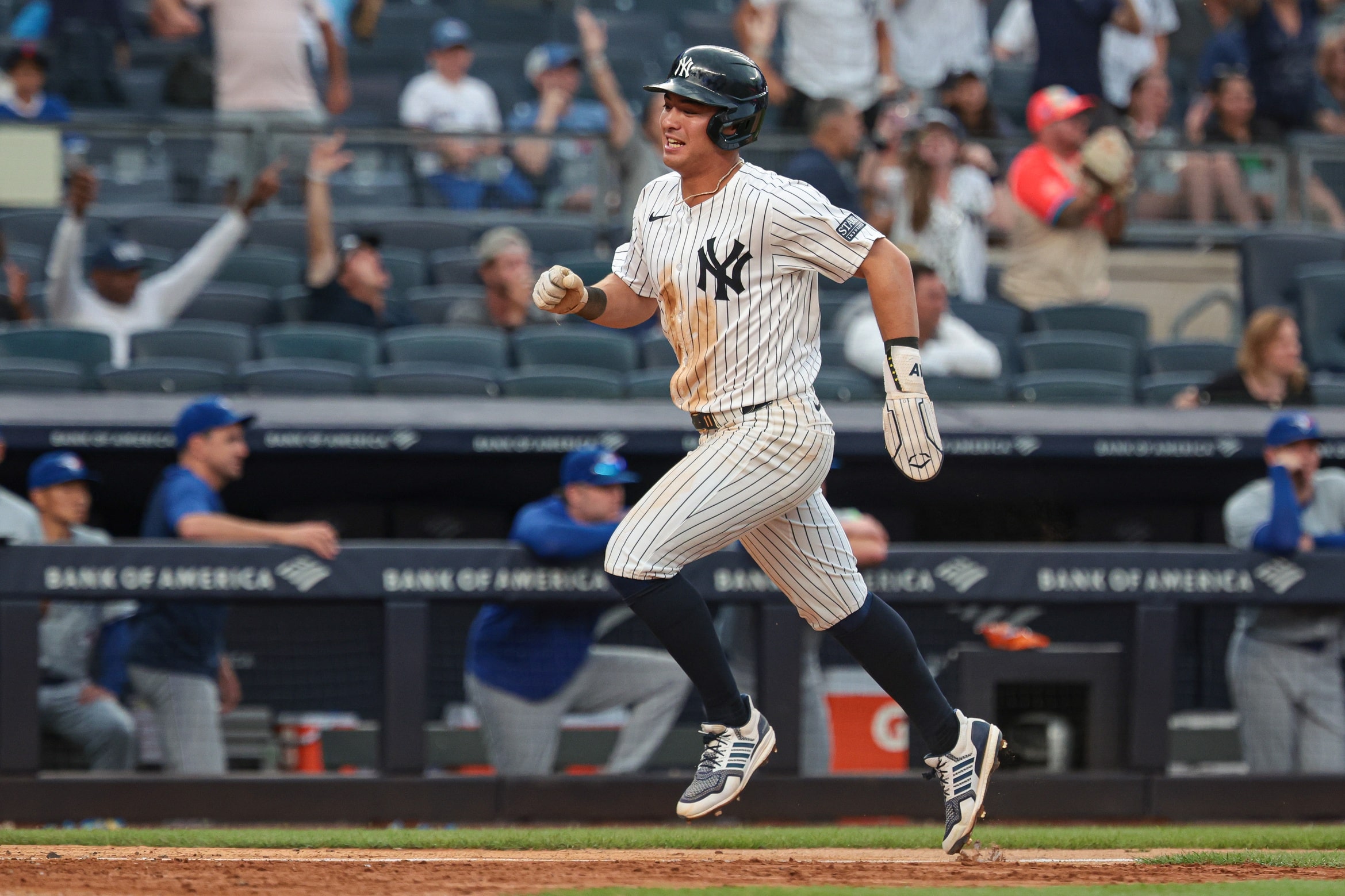 YANKEES ANOTA LA PRIMERA CARRERA