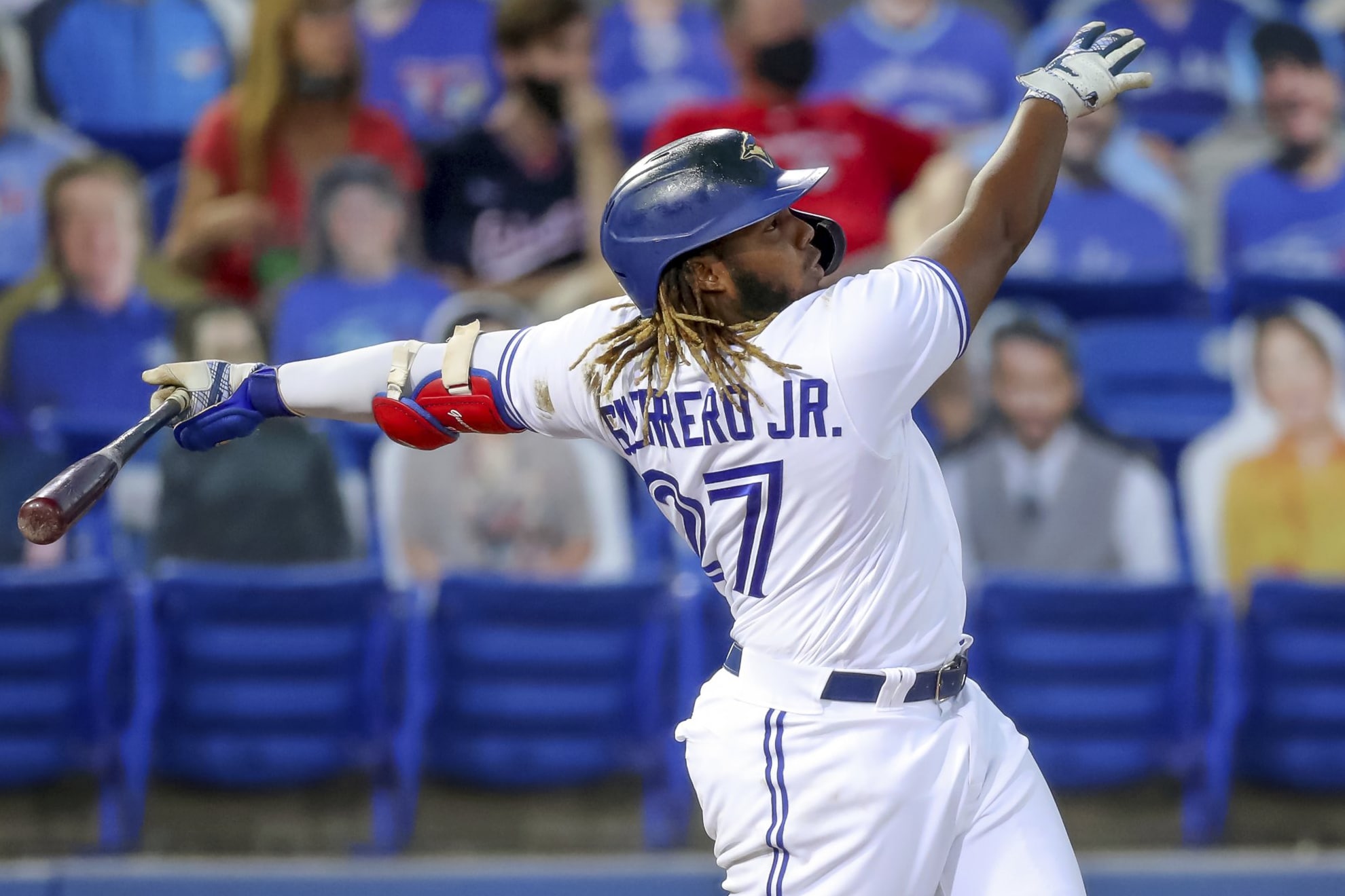 VLADIMIR GUERRERO JR PEGA BATAZO DE VUELTA COMPLETA