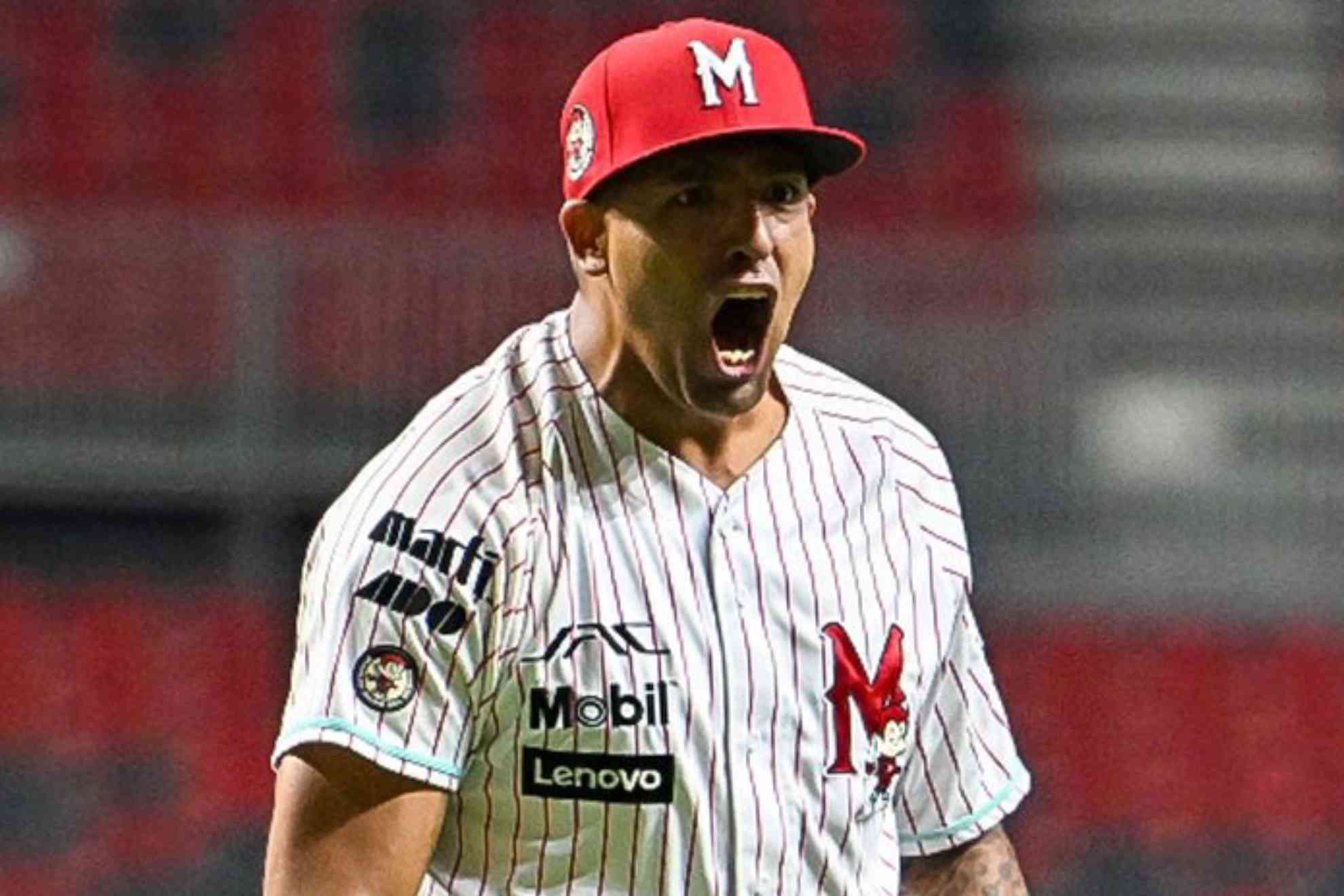 Jake Sánchez en festejo tras ganar con Diablos Rojos.