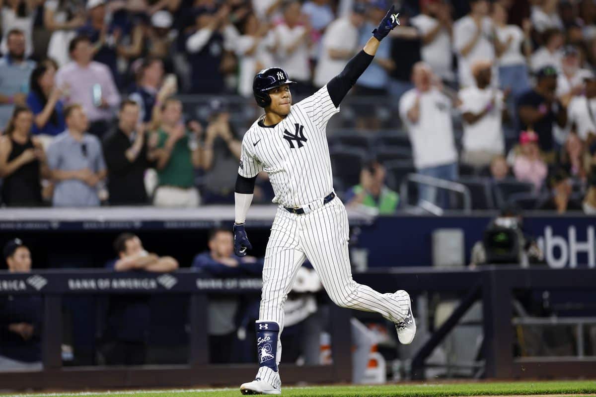 YANKEES SIGUE LÍDER