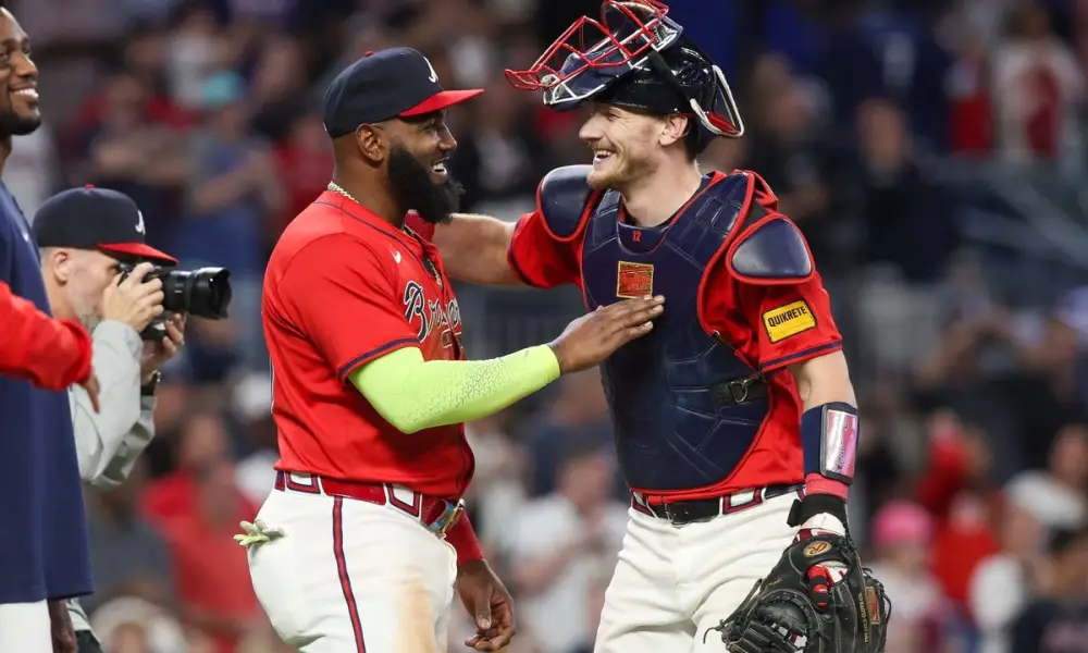 BRAVES CELEBRAN LA VICTORIA