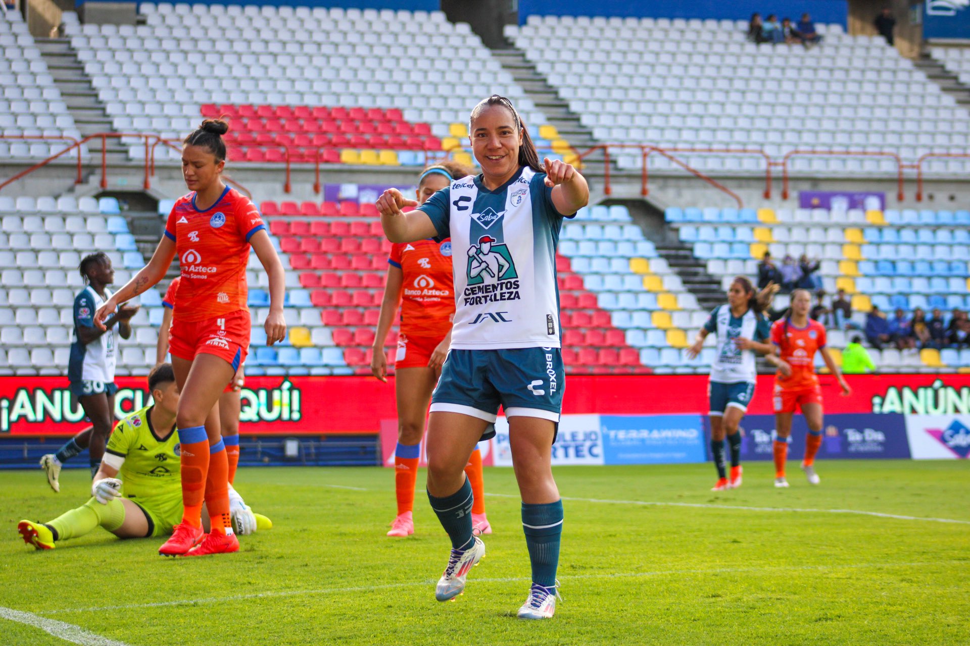 CHARLYN CORRAL CIEN GOLES