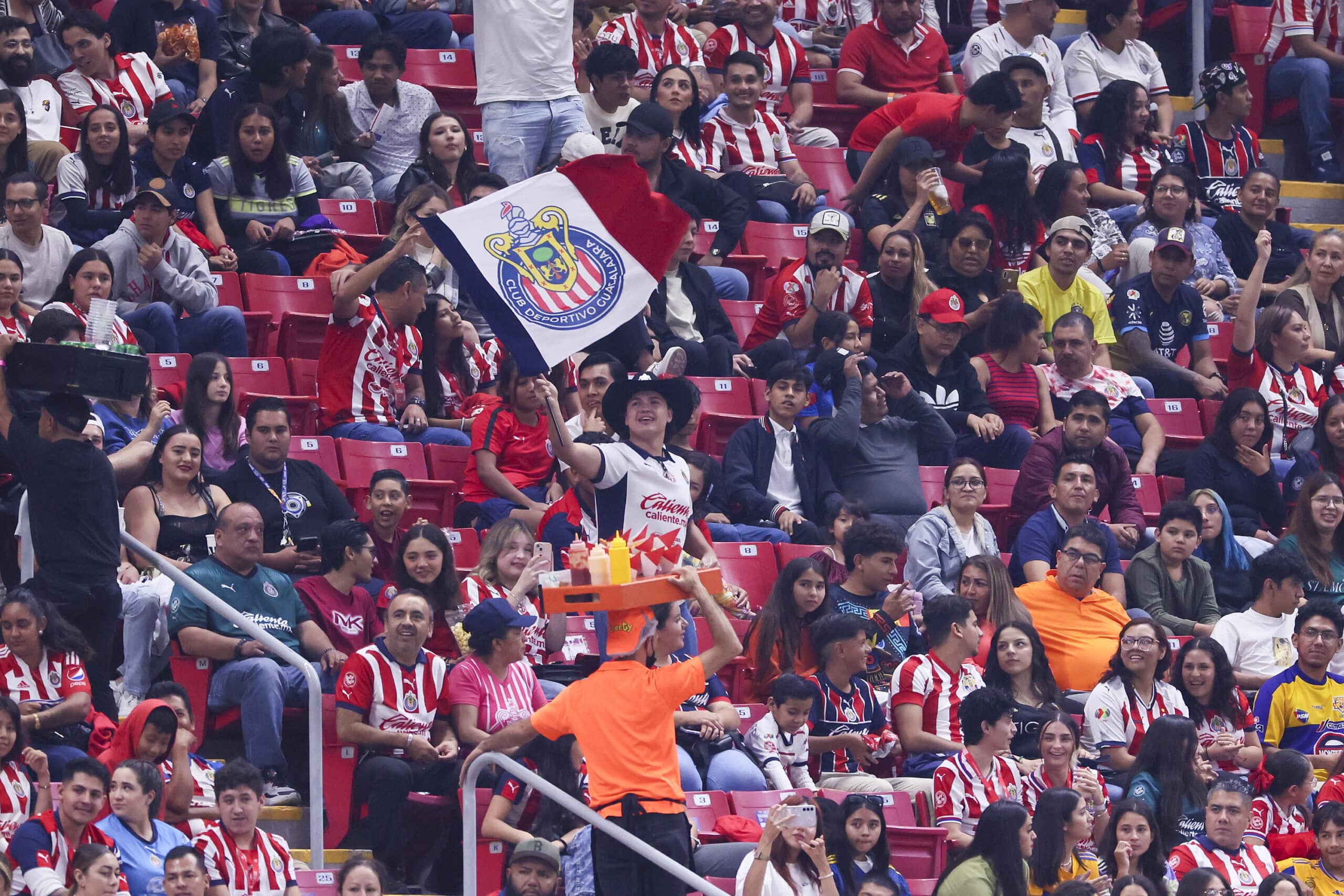 CHIVAS AFICIÓN FEMENIL AP2024