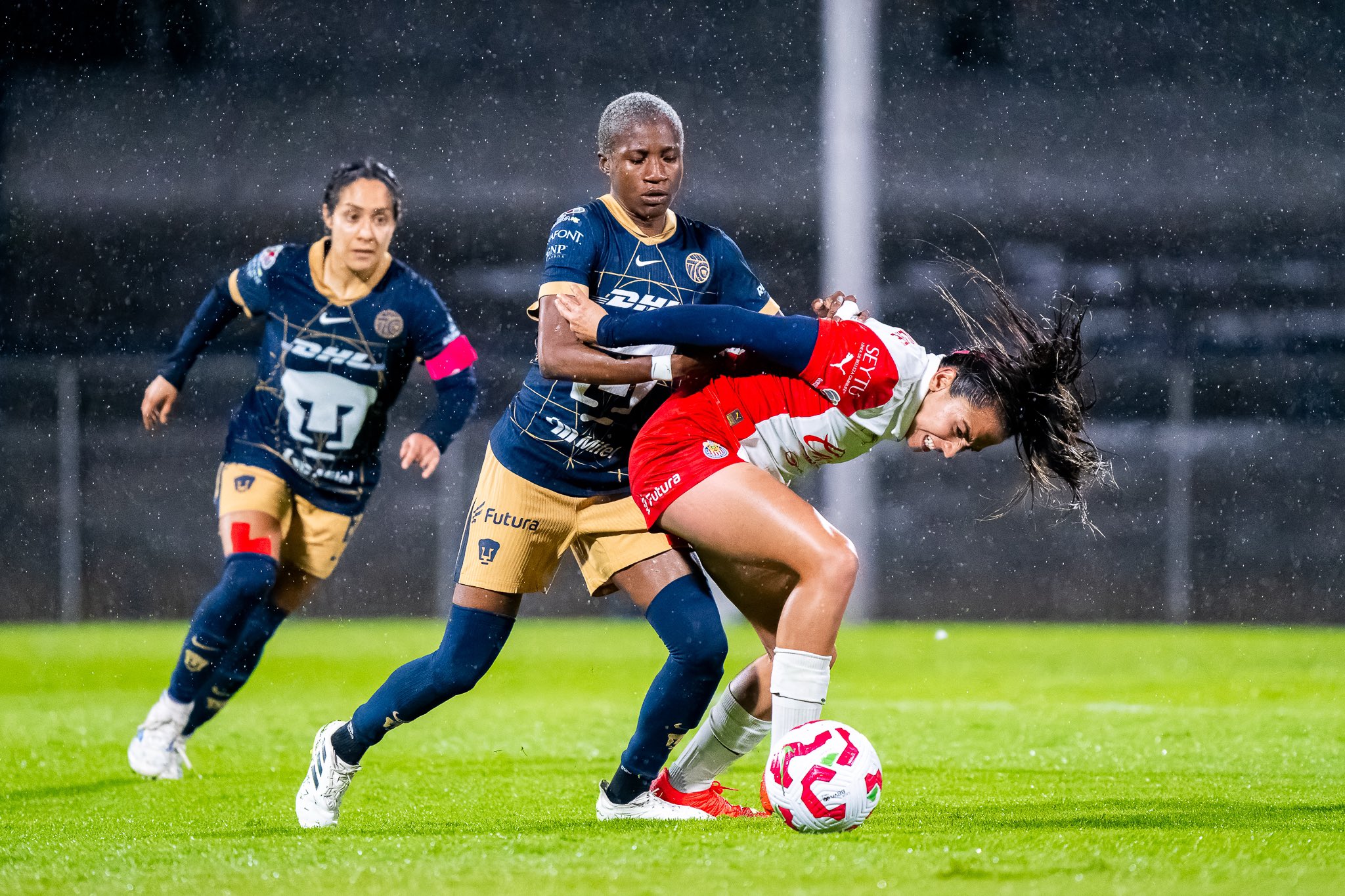 LIGA MX FEMENIL CHIVAS AL LÍMITE DE LA CLASIFICACIÓN; CRUZ AZUL SE