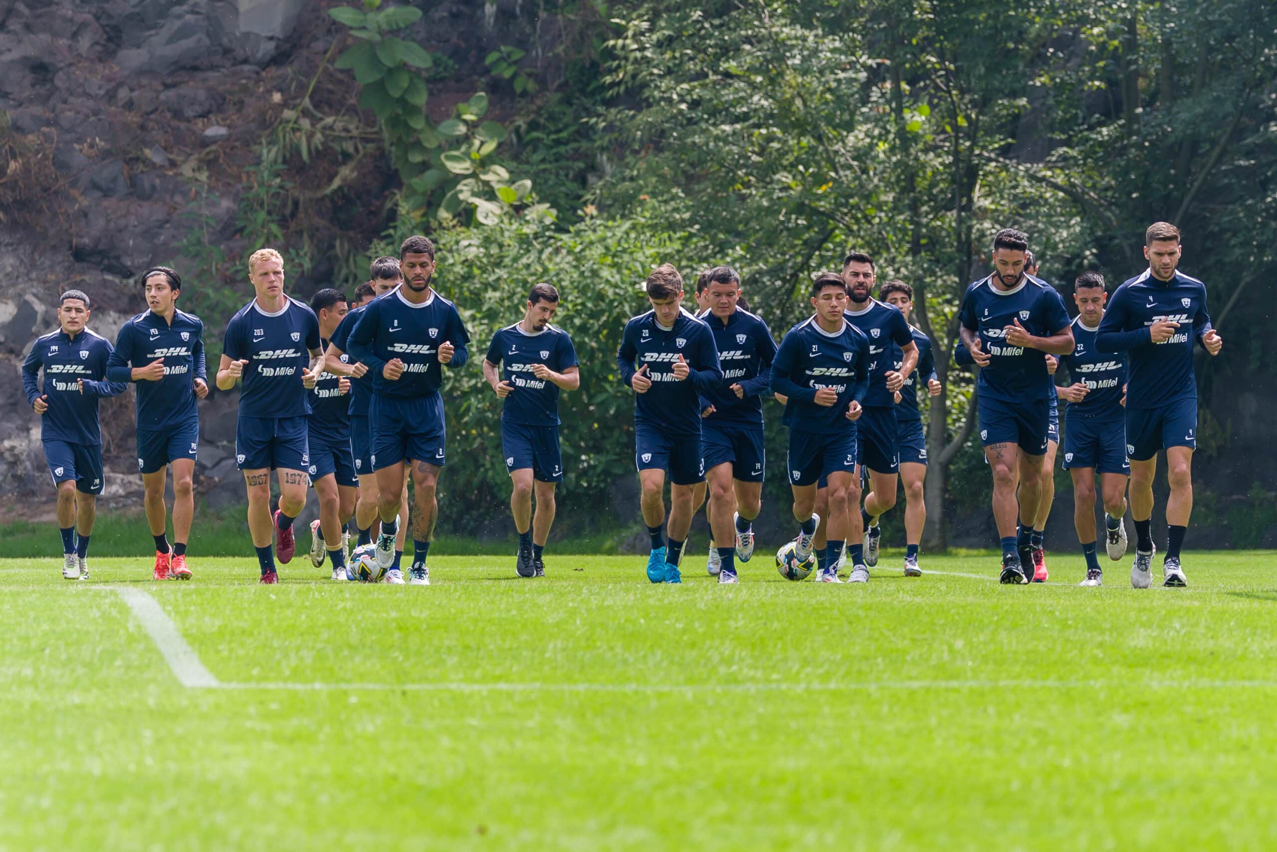 Pumas de la UNAM en entrenamiento previo a la fecha doble.