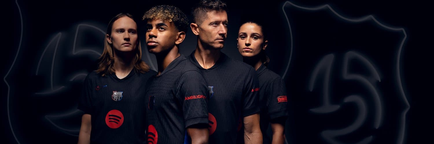 Barcelona presenta su nuevo uniforme en color negro.