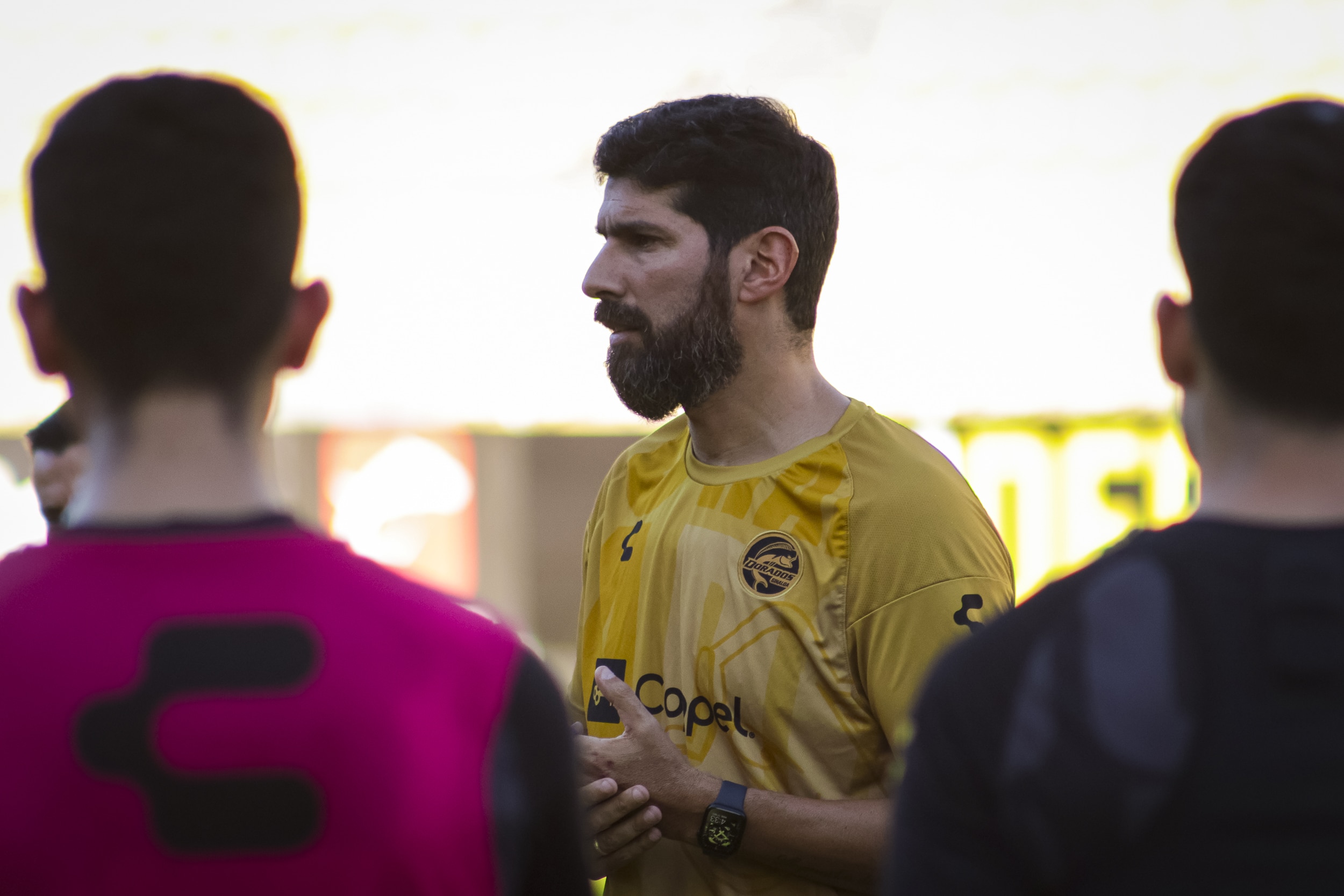 Sebastián Abreu al mando del entrenamiento de hoy.