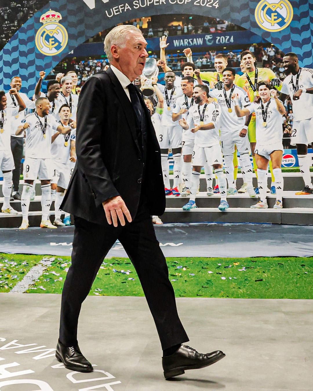 Carlo Ancelotti a su llegada al juego 7 en el Bernabéu.