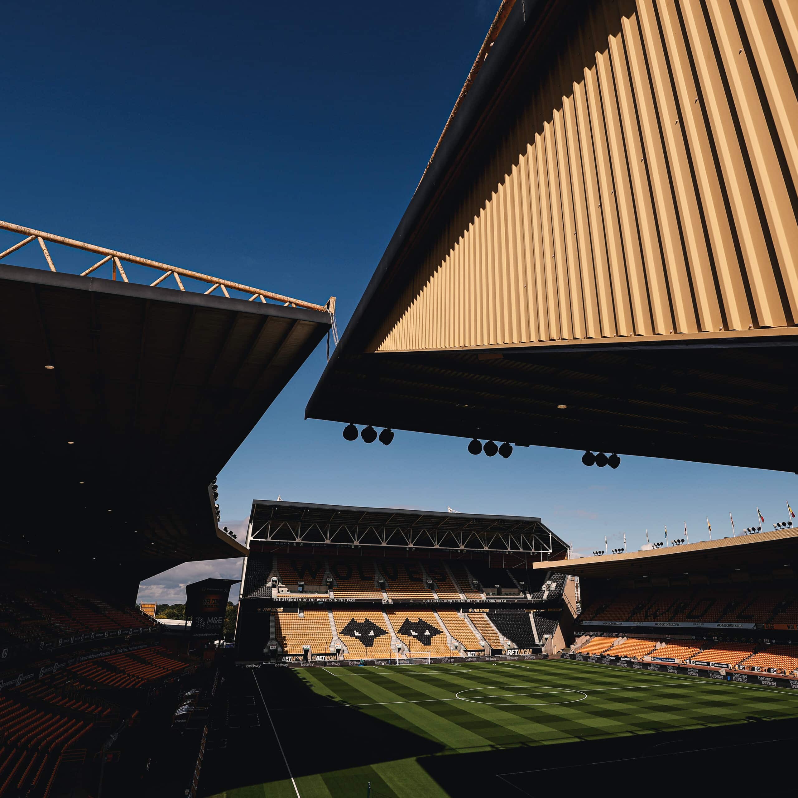 Molineux Stadium esta listo para ser sede del Wolves vs Liverpool.