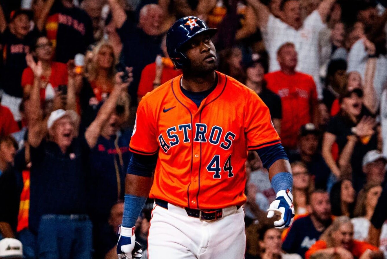 YORDAN ÁLVAREZ DE ASTROS CELEBRA UN JONRÓN