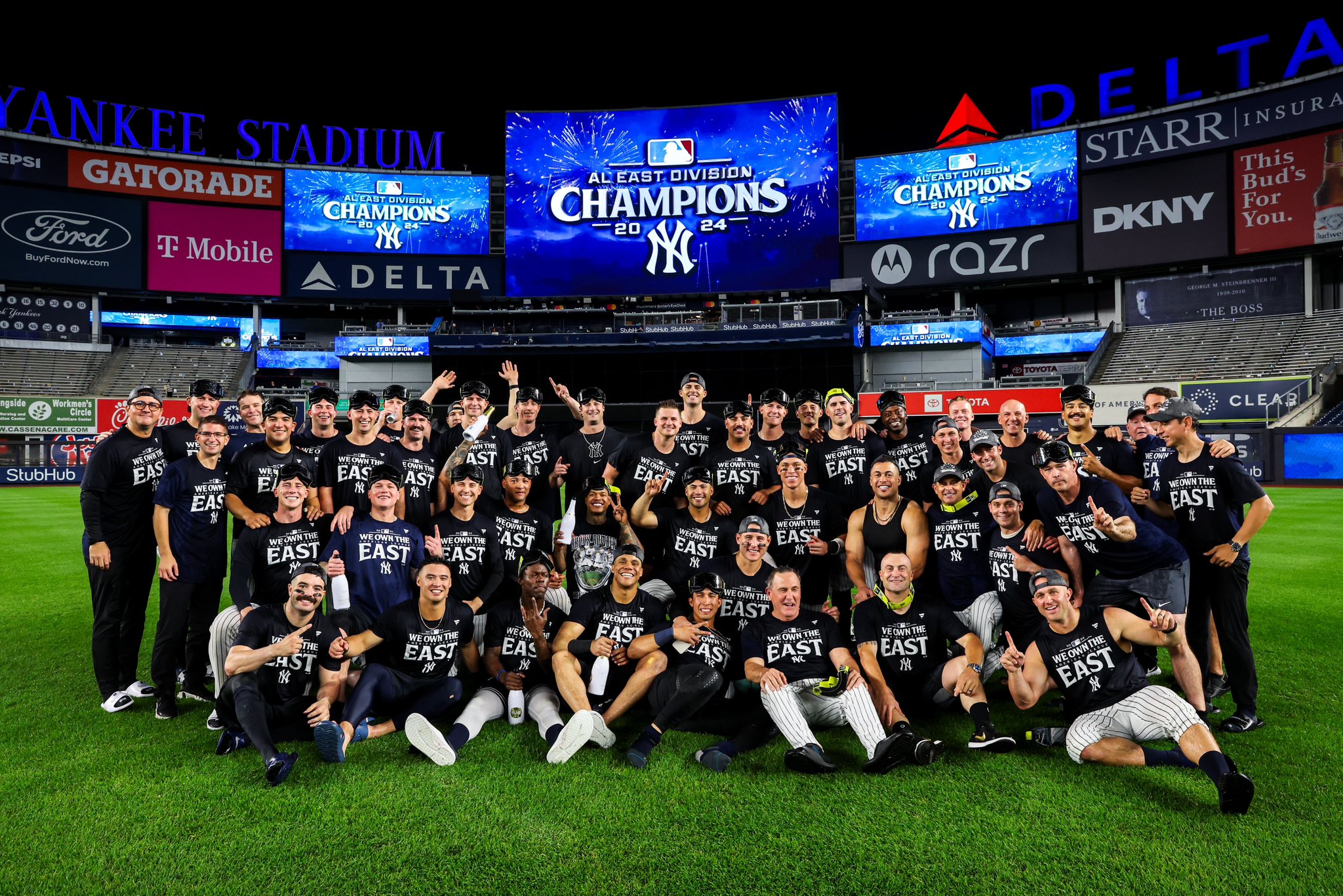 LOS YANKEES CELEBRAN LA VICTORIA ANTE ORIOLES Y EL TÍTULO DE LA DIVISIÓN ESTE DE LA AMERICANA