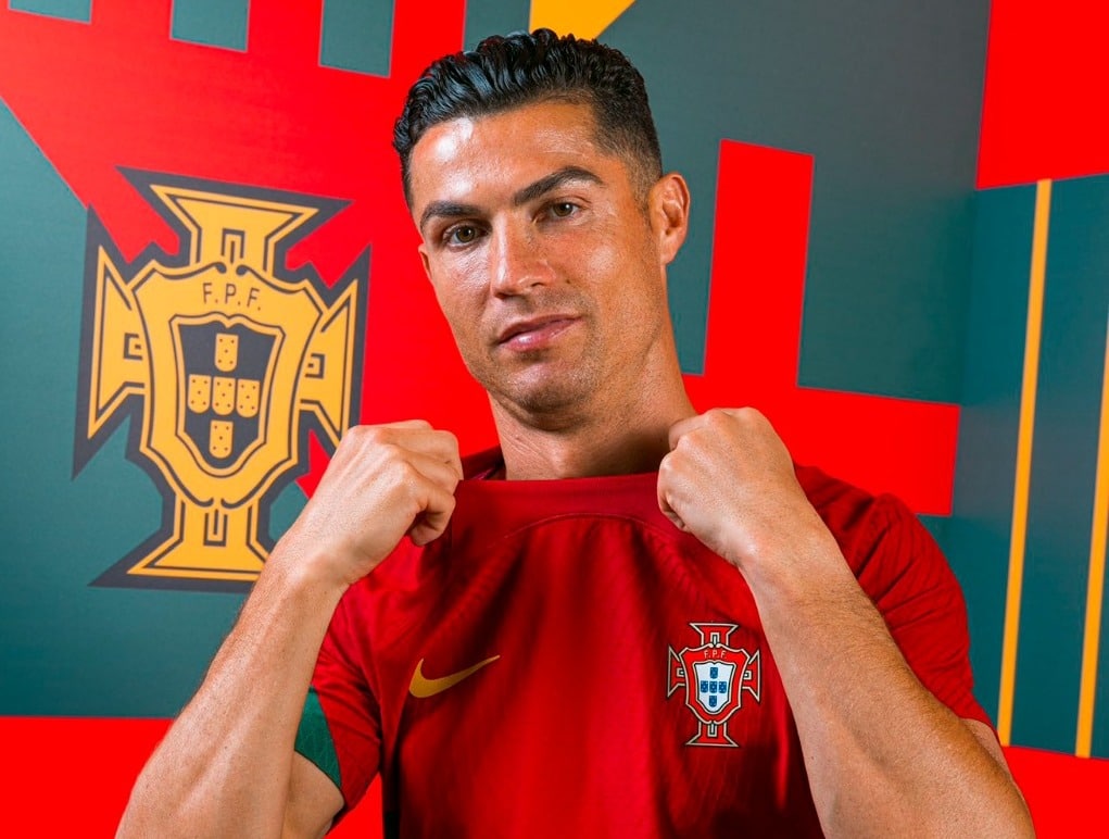 Cristiano Ronaldo en la presentación de la playera de Portugal.