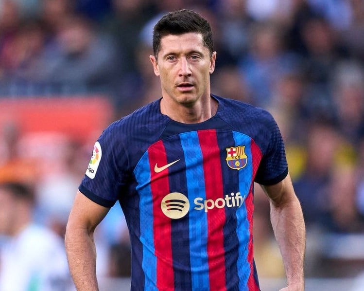 Robert Lewandoski juega este domingo ante el Girona.