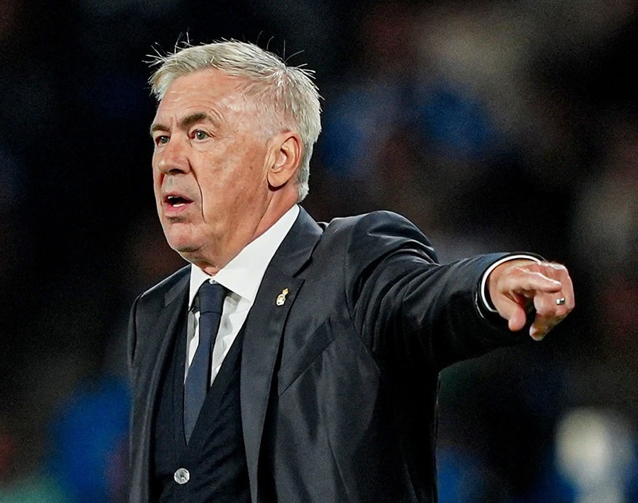 Carlo Ancelotti durante el partido de la fecha 7 con el real Madrid.