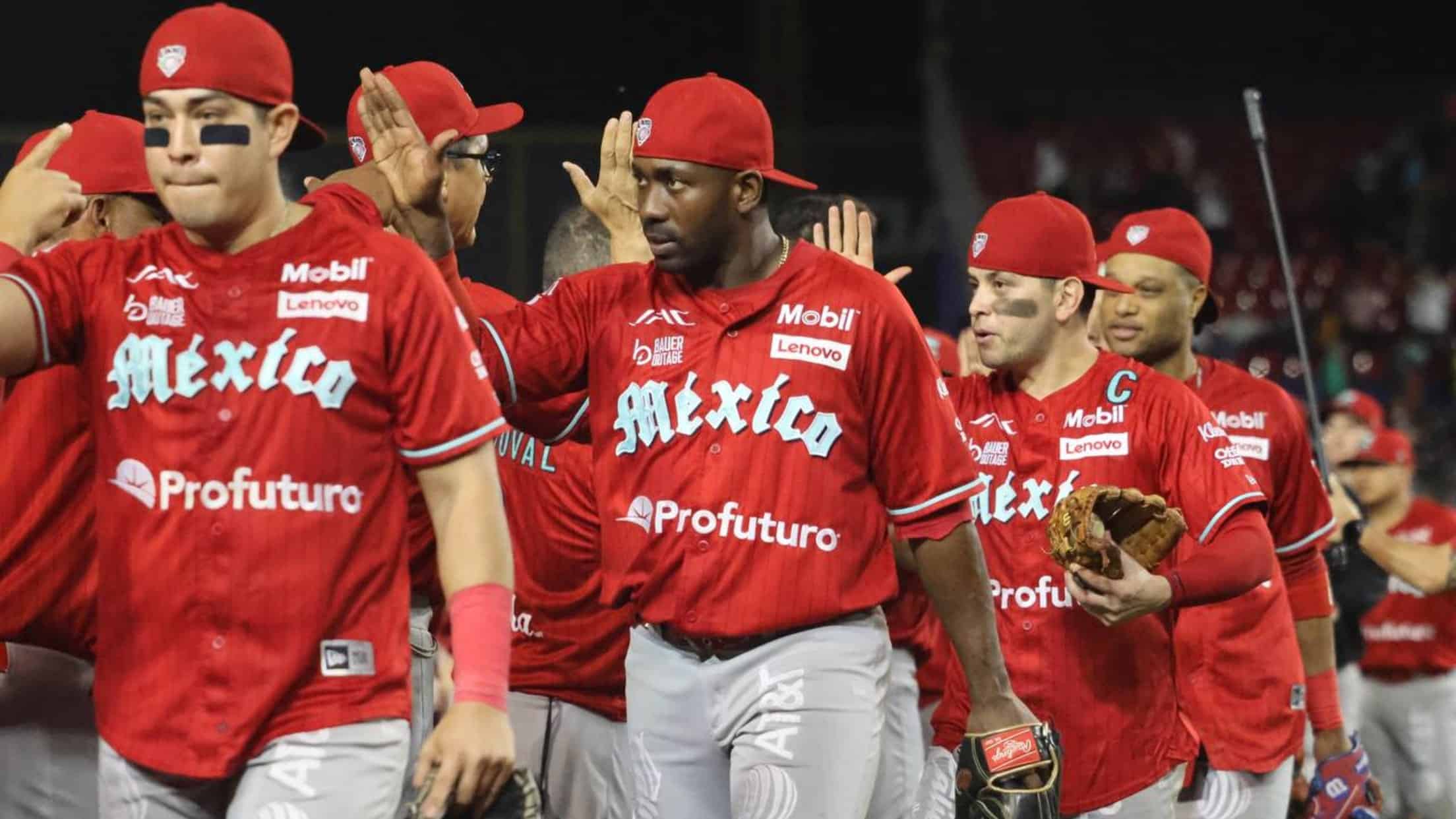 Jugadores de Diablos Rojos del México en la final del Sur.