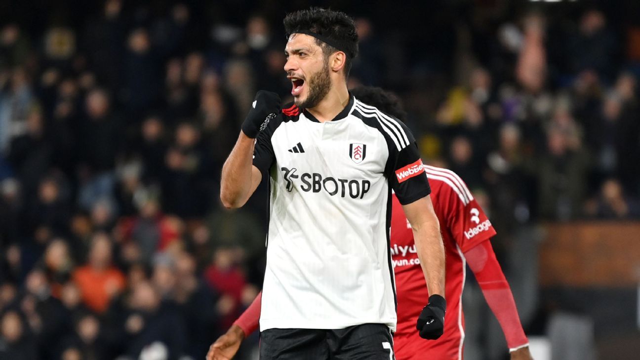 Raúl Jiménez anota gol en la fecha 4 en la Premier League.