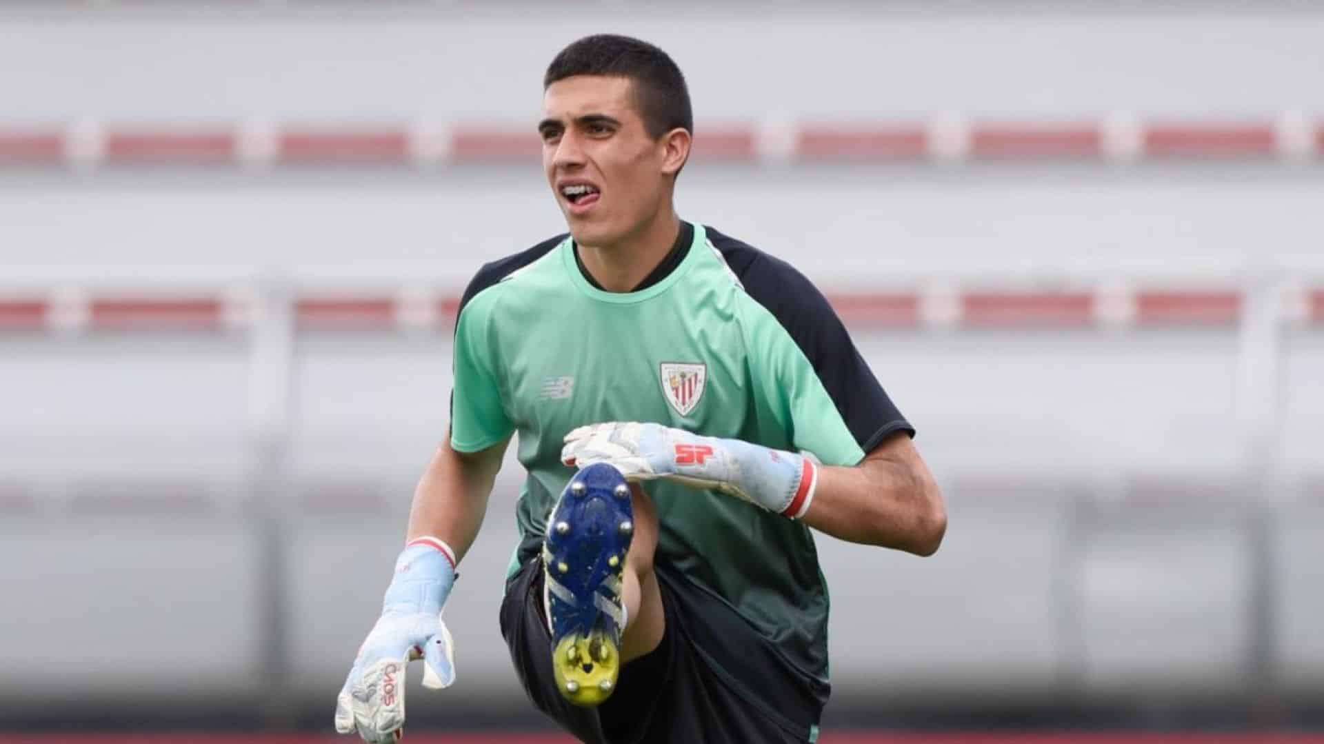 Alex Padilla en entrenamiento con el Bilbao.