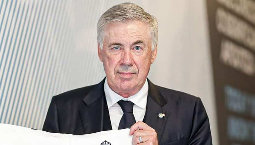 CARLO ANCELOTTI TUVO DISCUSIÓN CON UN AUXILIAR TÉCNICO EN EL REAL MADRID VS BARCELONA 