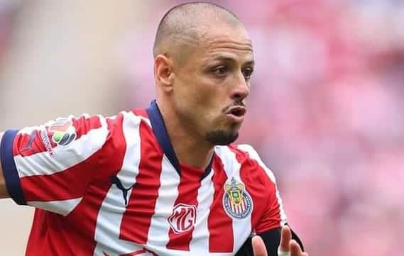 JAVIER HERNÁNDEZ SE HA PERDIDO GRAN PARTE DE LA CAMPAÑA CON CHIVAS