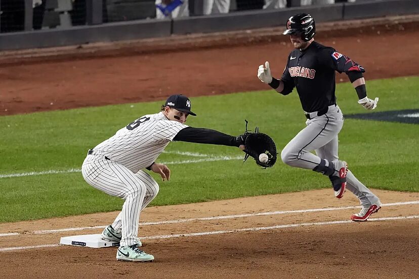 YANKEES A DOS JUEGOS DE LA SERIE MUNDIAL