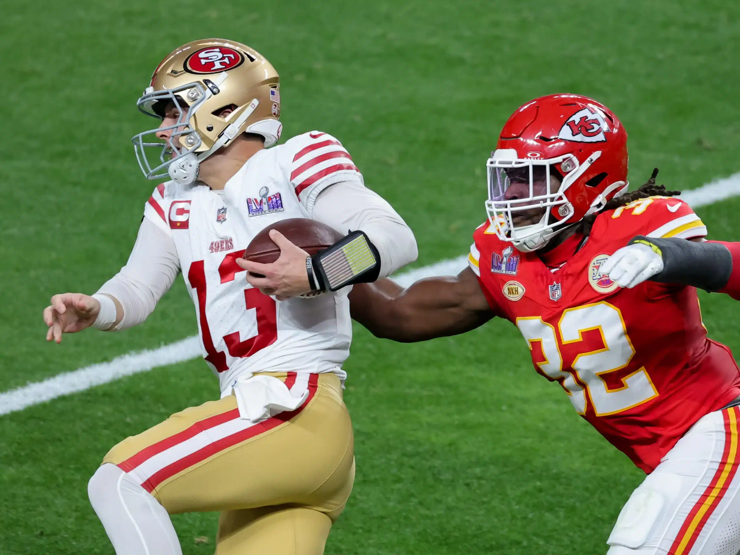 LA RIVALIDAD SE REVIVE ESTÁ TARDE ENTRE 49ERS Y CHIEFS