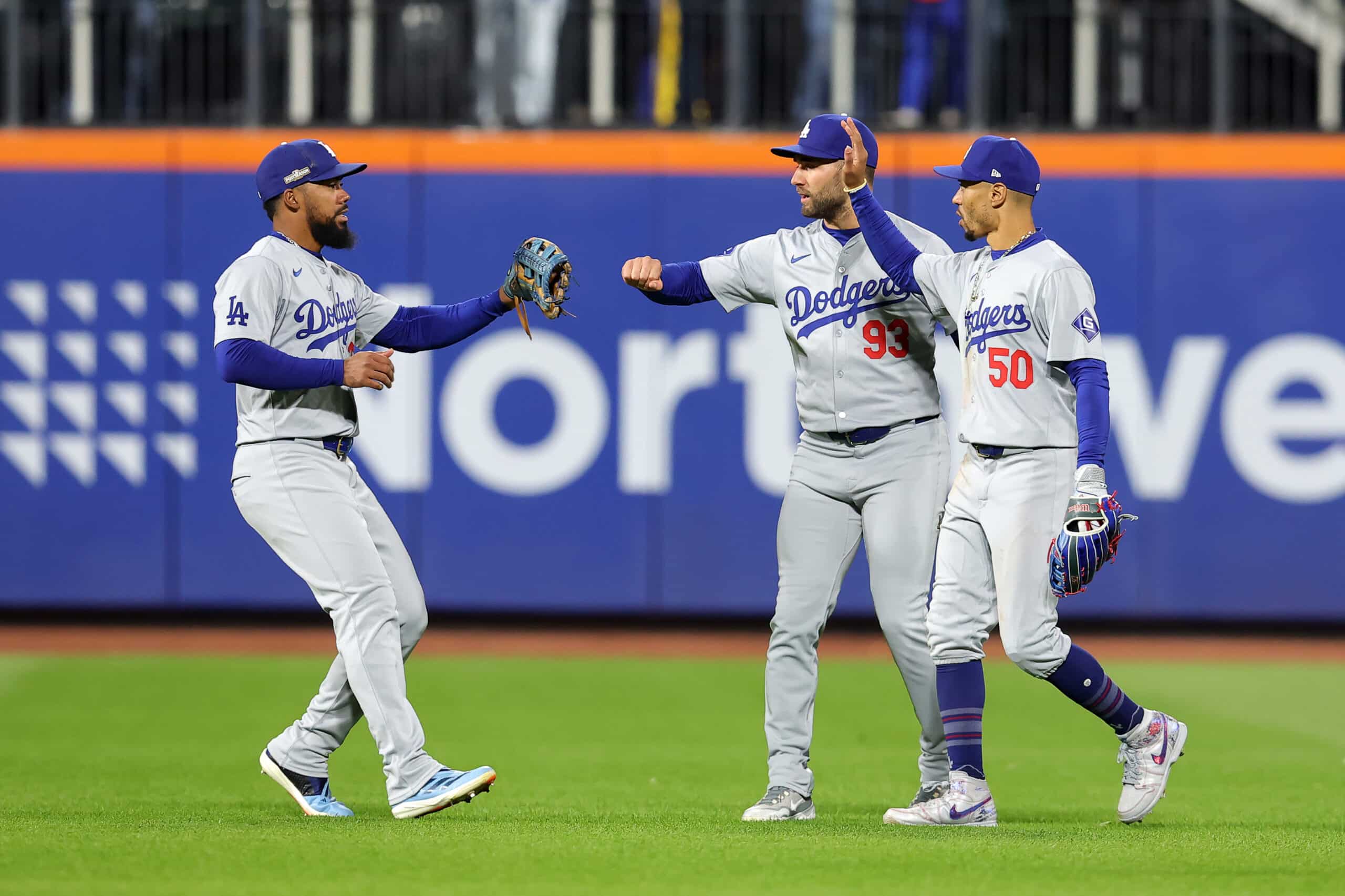 DODGERS FESTEJA LA TERCERA VICTORIA