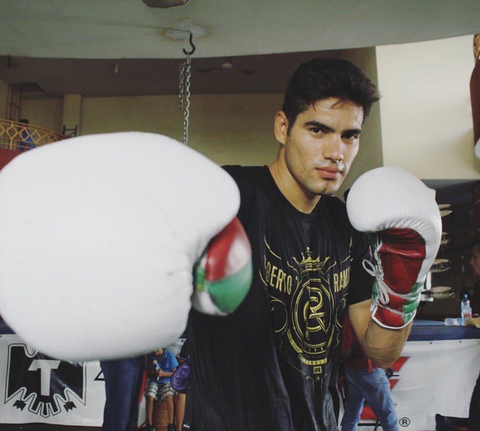 Gilberto 'Zurdo' Ramírez en entrenamiento previo a su pelea.