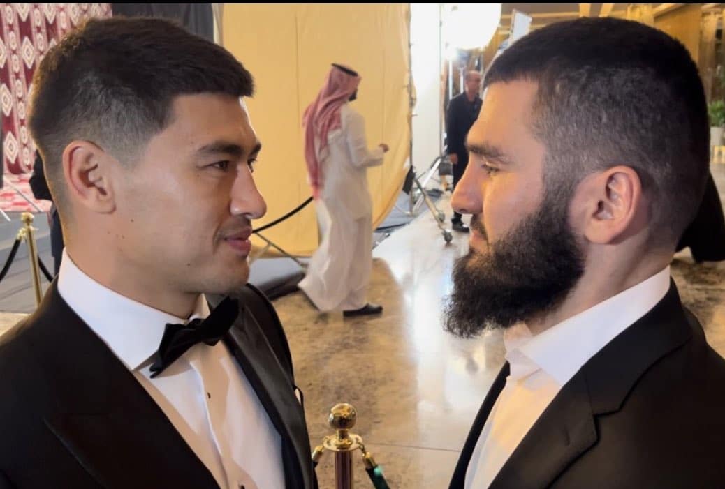 Dmitry Bivol y Artur Beterbiev ya están en Arabia Saudita.