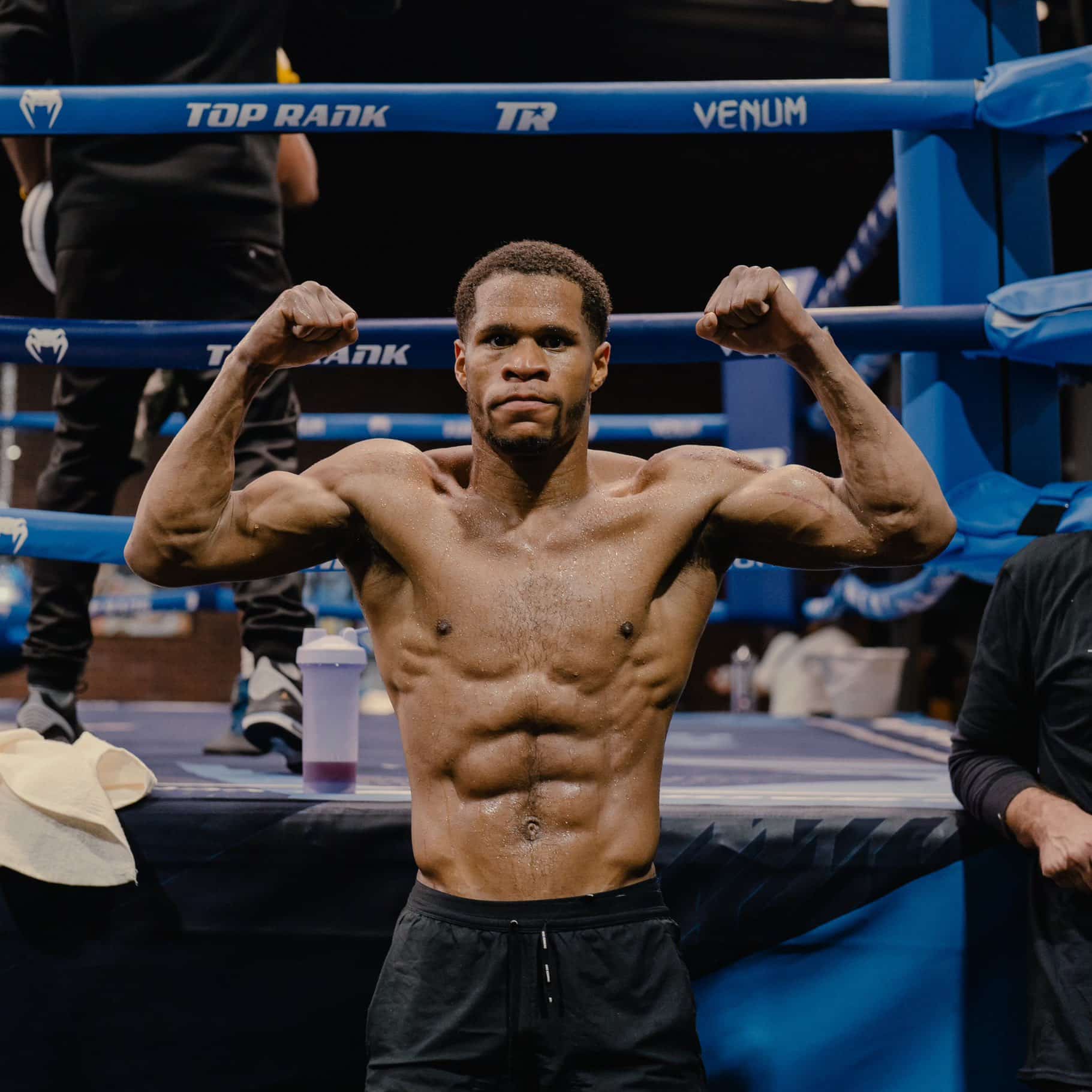 Devin Haney insta a Turki Alalshikh a pelear con la estrella británica.