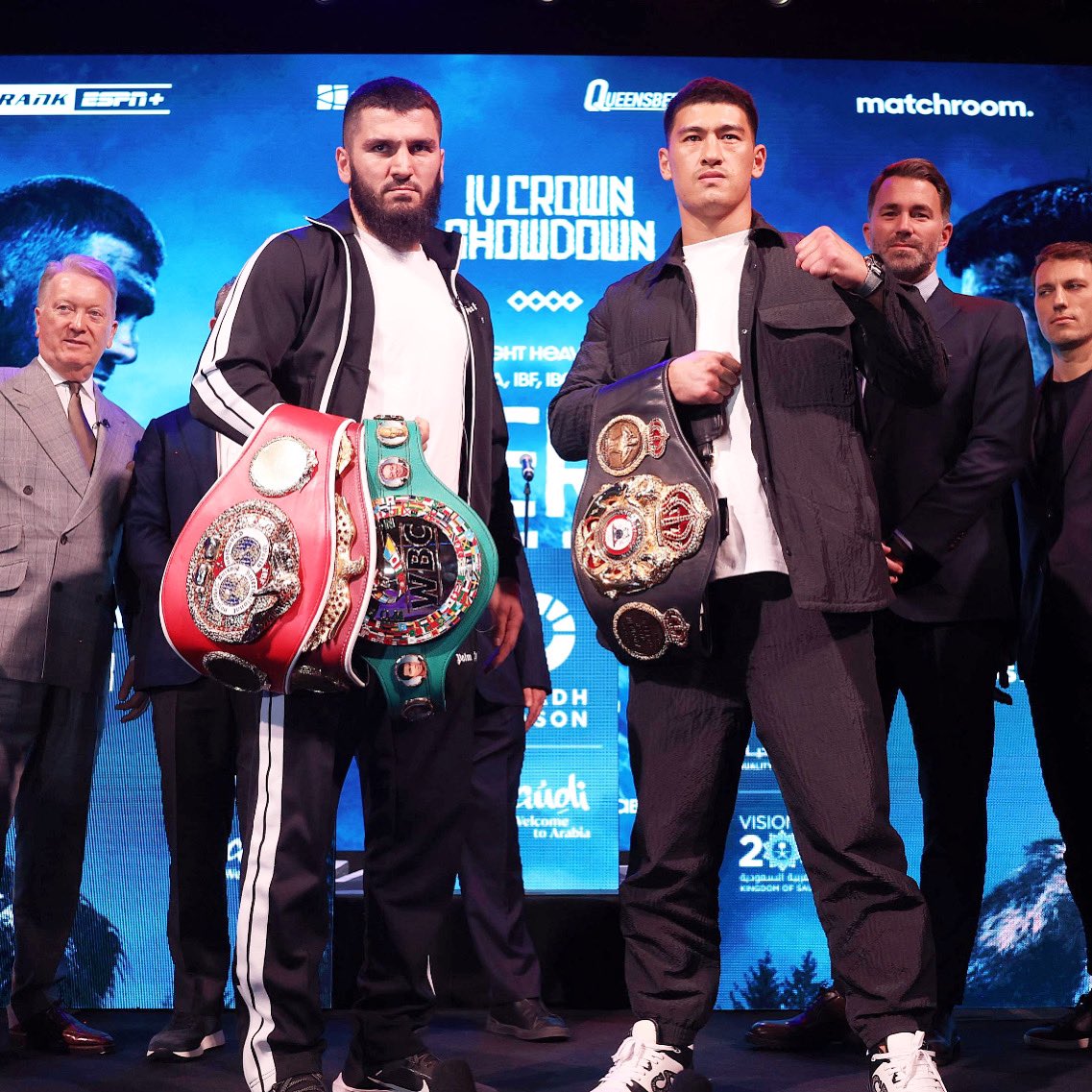 Artur Beterbiev vs Dmitry Bivol, en su primer careo en Londres.