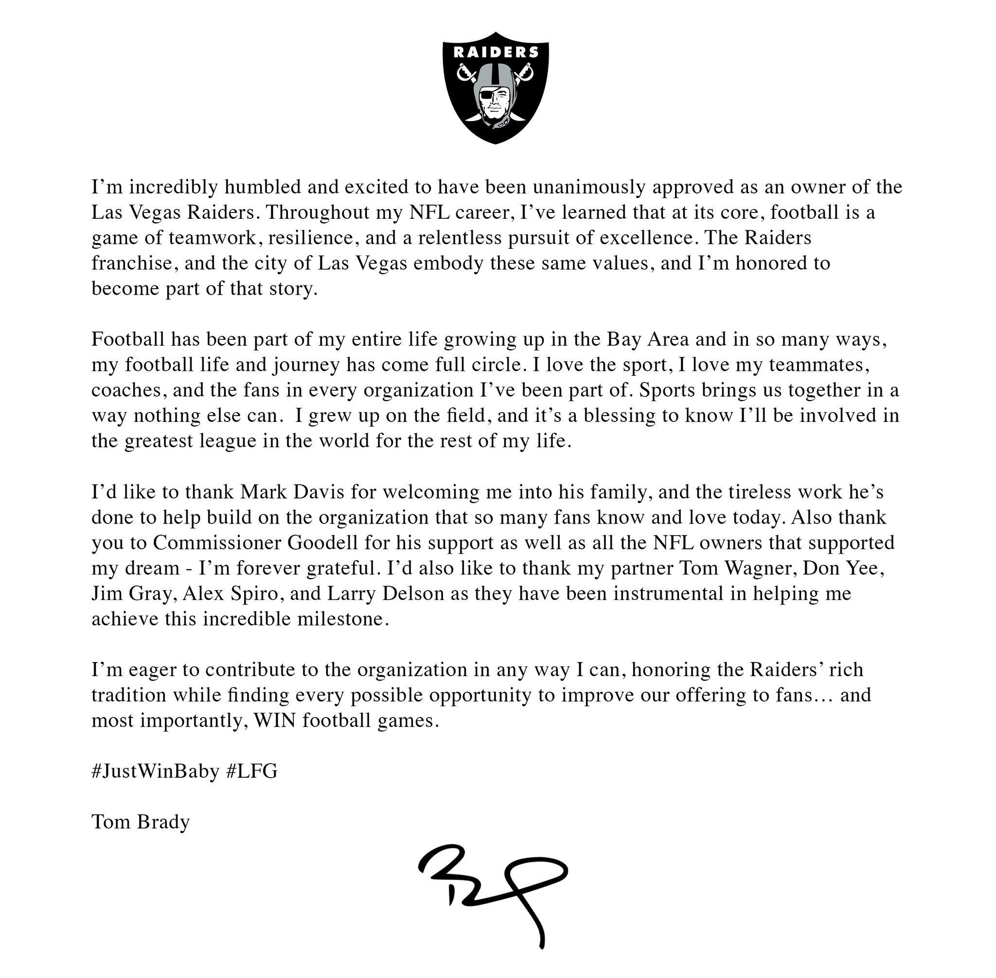 Comunicado de la incorporación de Tom Brady con los Raiders.