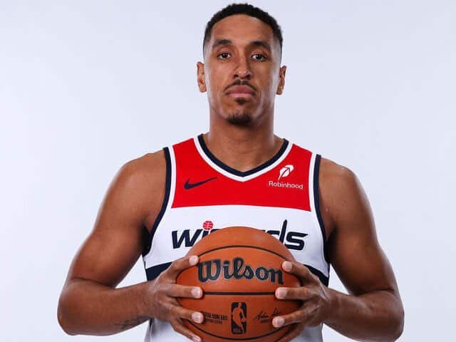 Malcolm Brogdon de los Wizards se somete a una operación de pulgar.