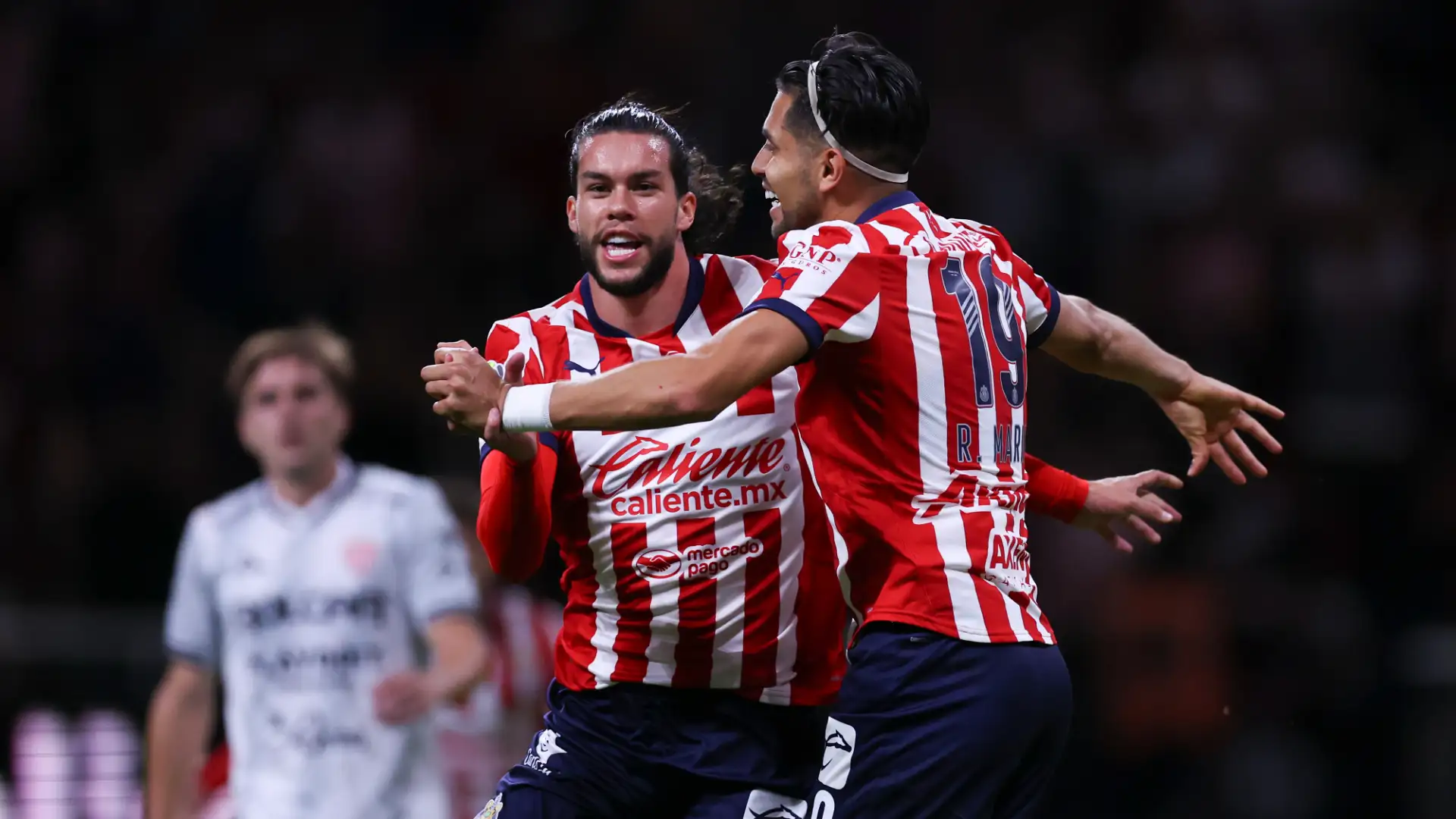 CHIVAS SUMA 21 PUNTOS EN EL TORNEO