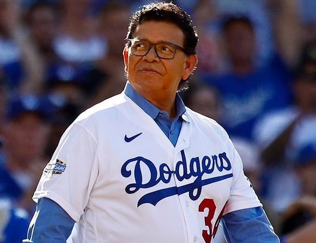 Fernando Valenzuela se mantiene en estado grave en el hospital.