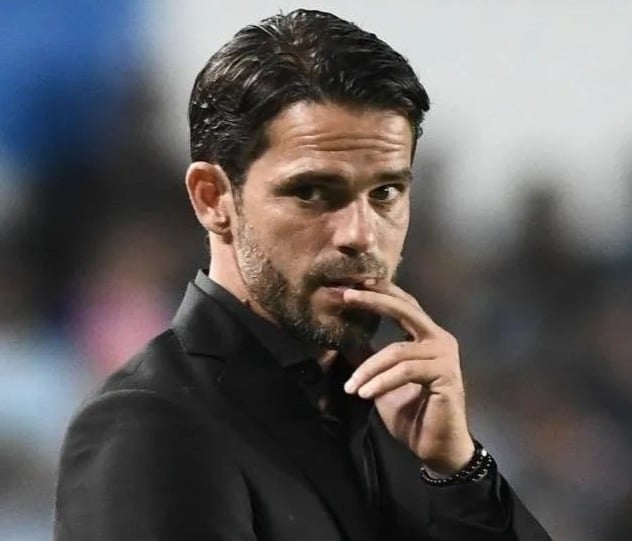 Fernando Gago sigue pendiente a su futuro en Chivas.