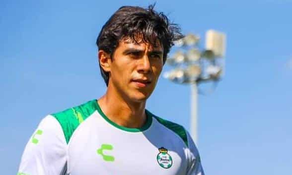 SANTOS LAGUNA INFORMA QUE JJ MACÍAS VUELVE A SUFRIR DE LAS MENISCOS