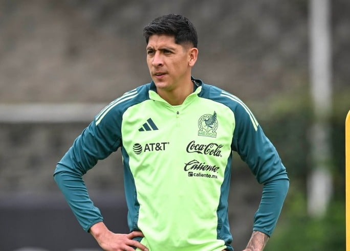 Edson Álvarez en entrenamiento del Tricolor.