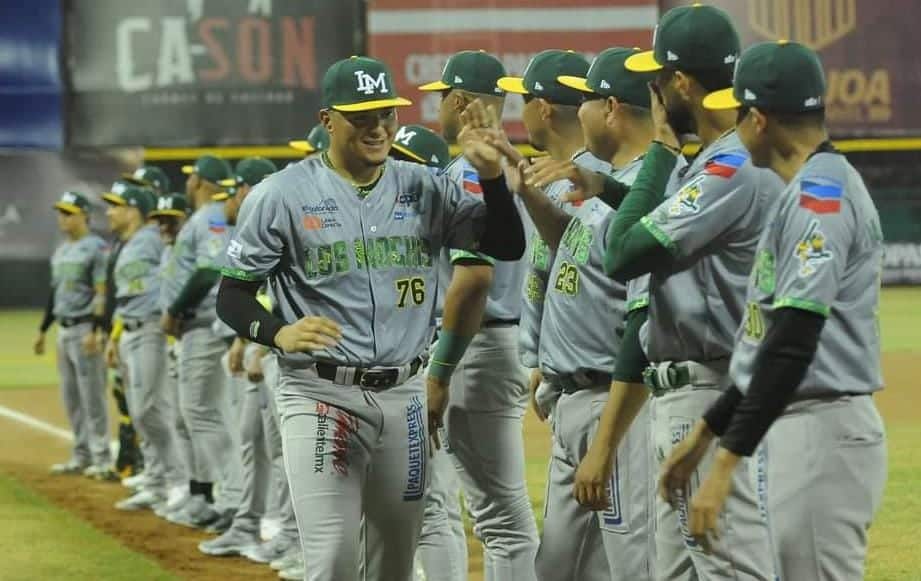 CAÑEROS DE LOS MOCHIS FESTEJA SU PRIMER TRIUNFO DE LA LIGA MEXICANA DEL PACIFICO