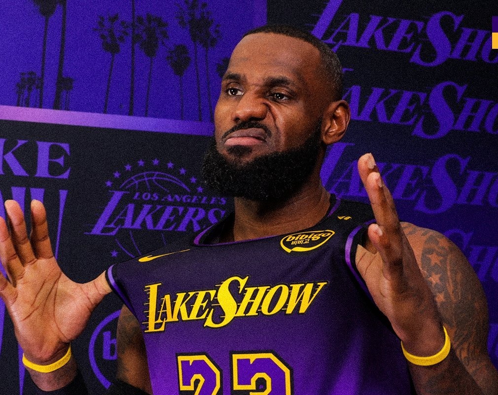 LeBron James inicia su séptima temporada con los Lakers.