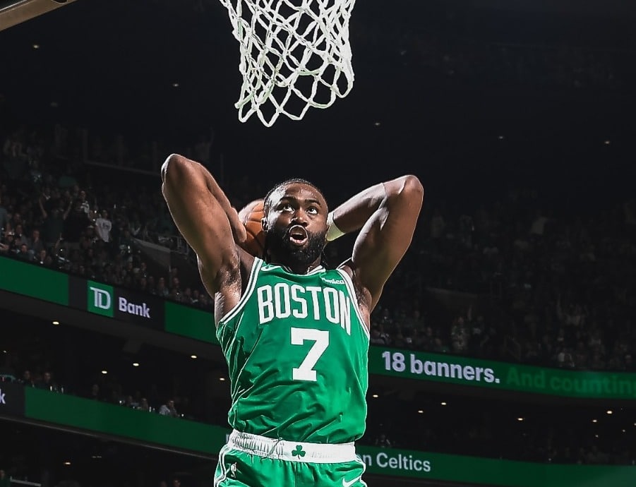 Celtics gana en su primer partido de la temporada de la NBA.