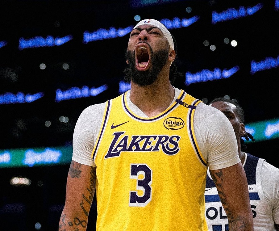 Anthony Davis fue figura en el partido de los Lakers.