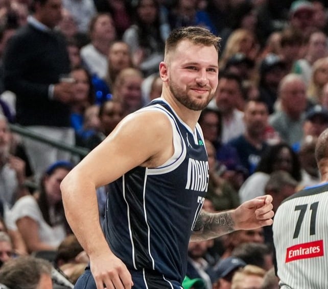 Luka Doncic estuvo encendido esta noche con los Mavs.