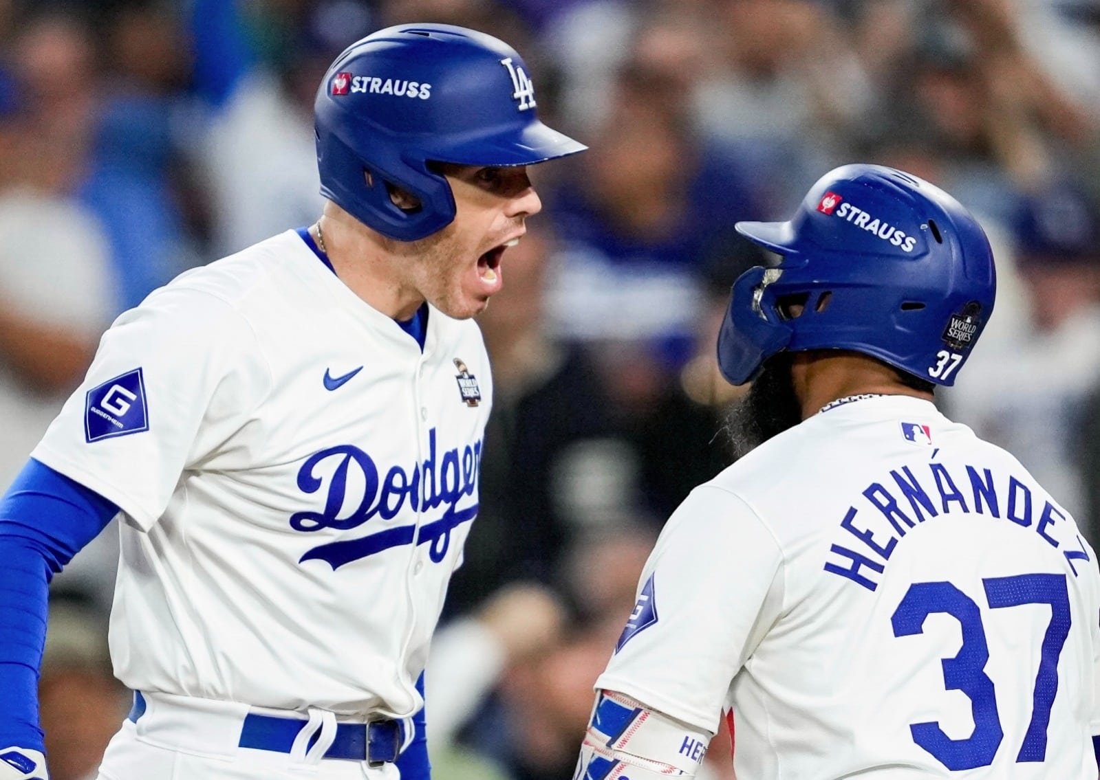 Freddie freeman conecta cuadrangular por segundo juego al hilo.