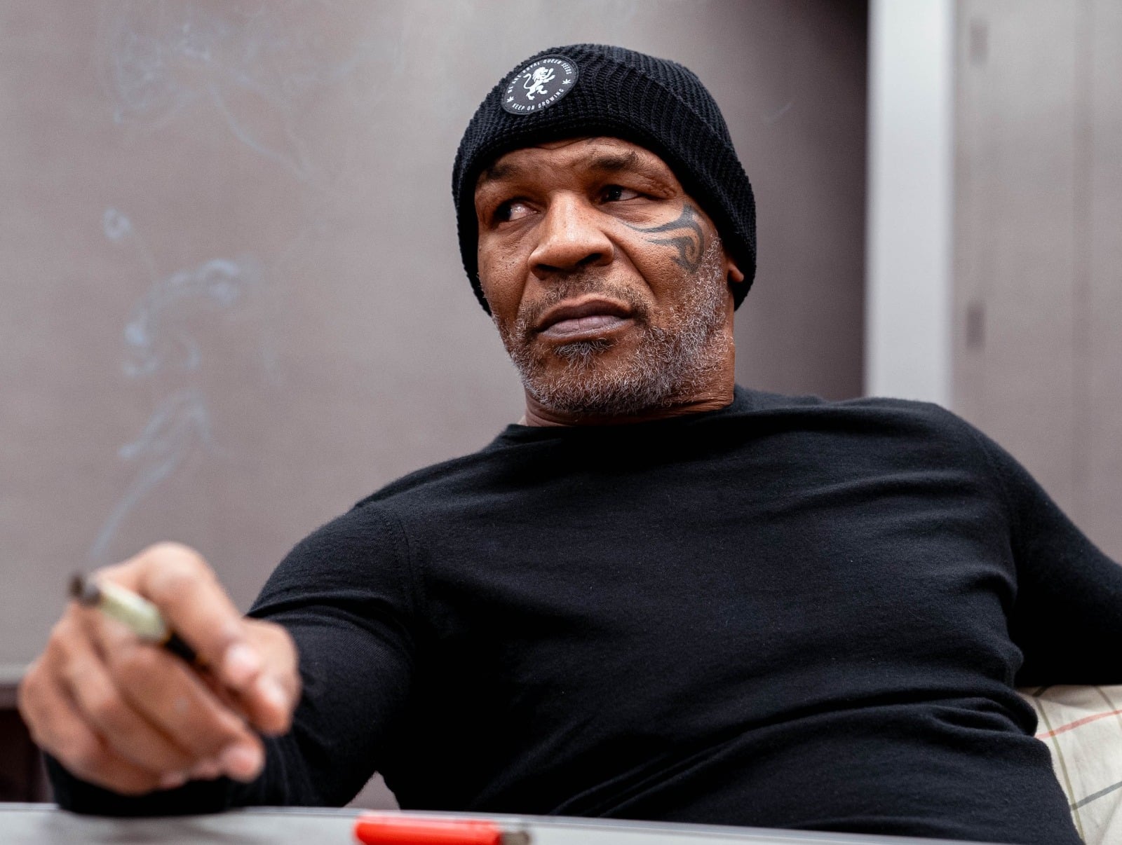 Mike Tyson no quiere alejarse del boxeo profesional.