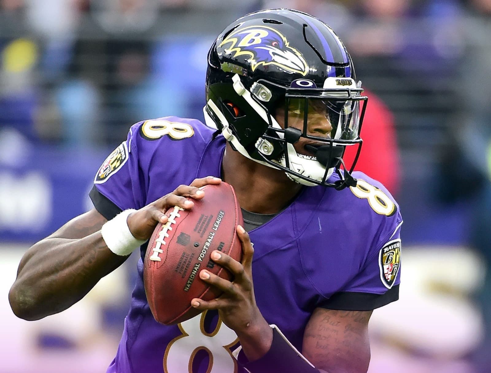 Lamar Jackson no entreno al parejo con los Ravens esta semana.