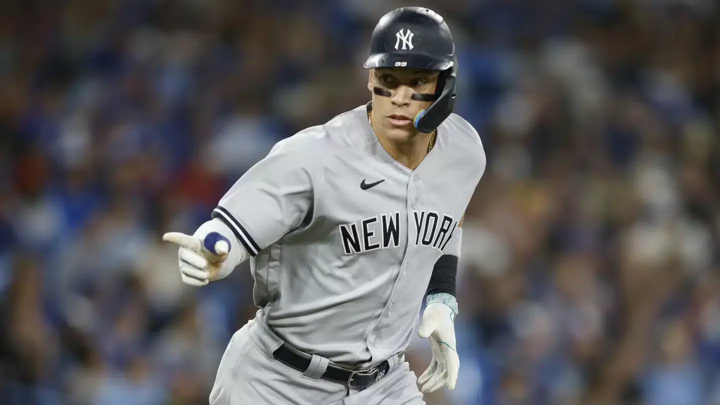 AARON JUDGE CELEBRA SU BATAZO