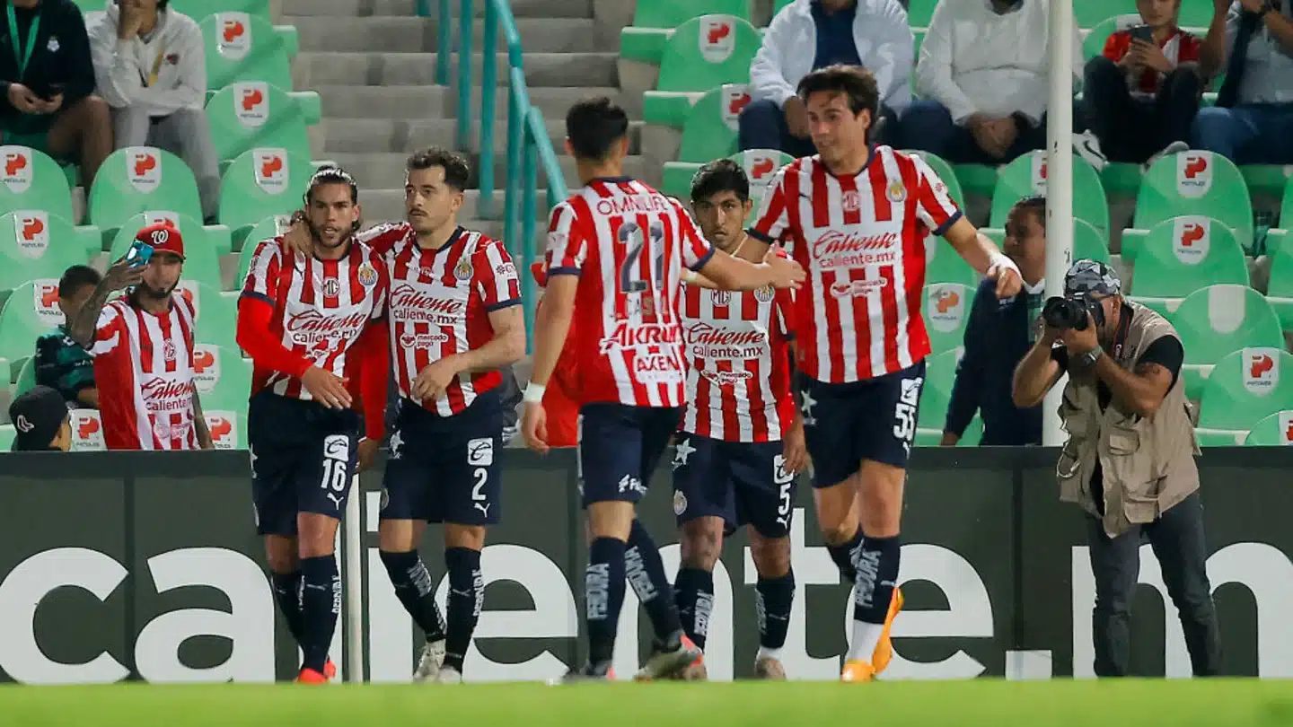 CHIVAS FESTEJA LA VICTORIA ANTE SANTOS